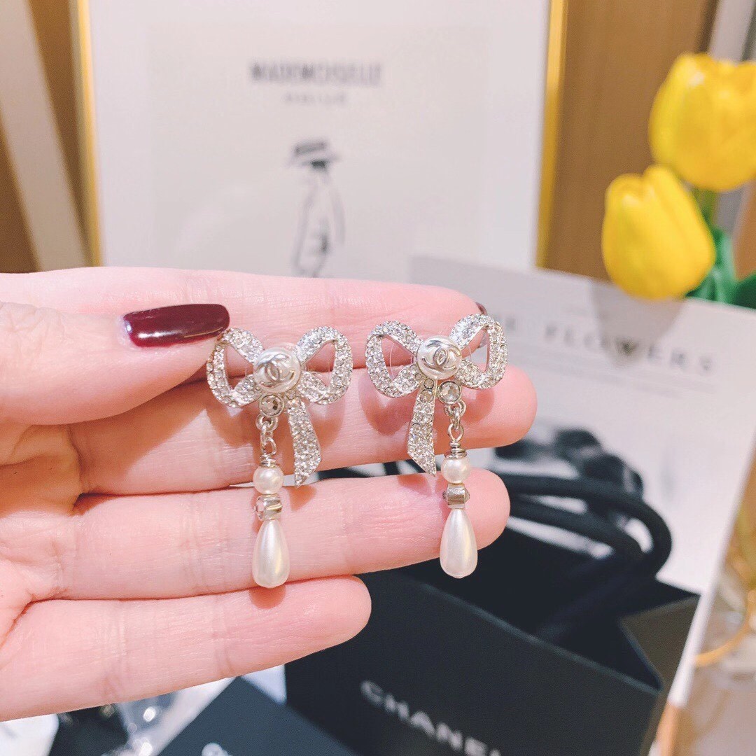 Chanel Earrings Gold