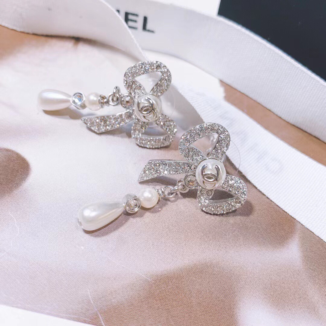 Chanel Earrings Gold