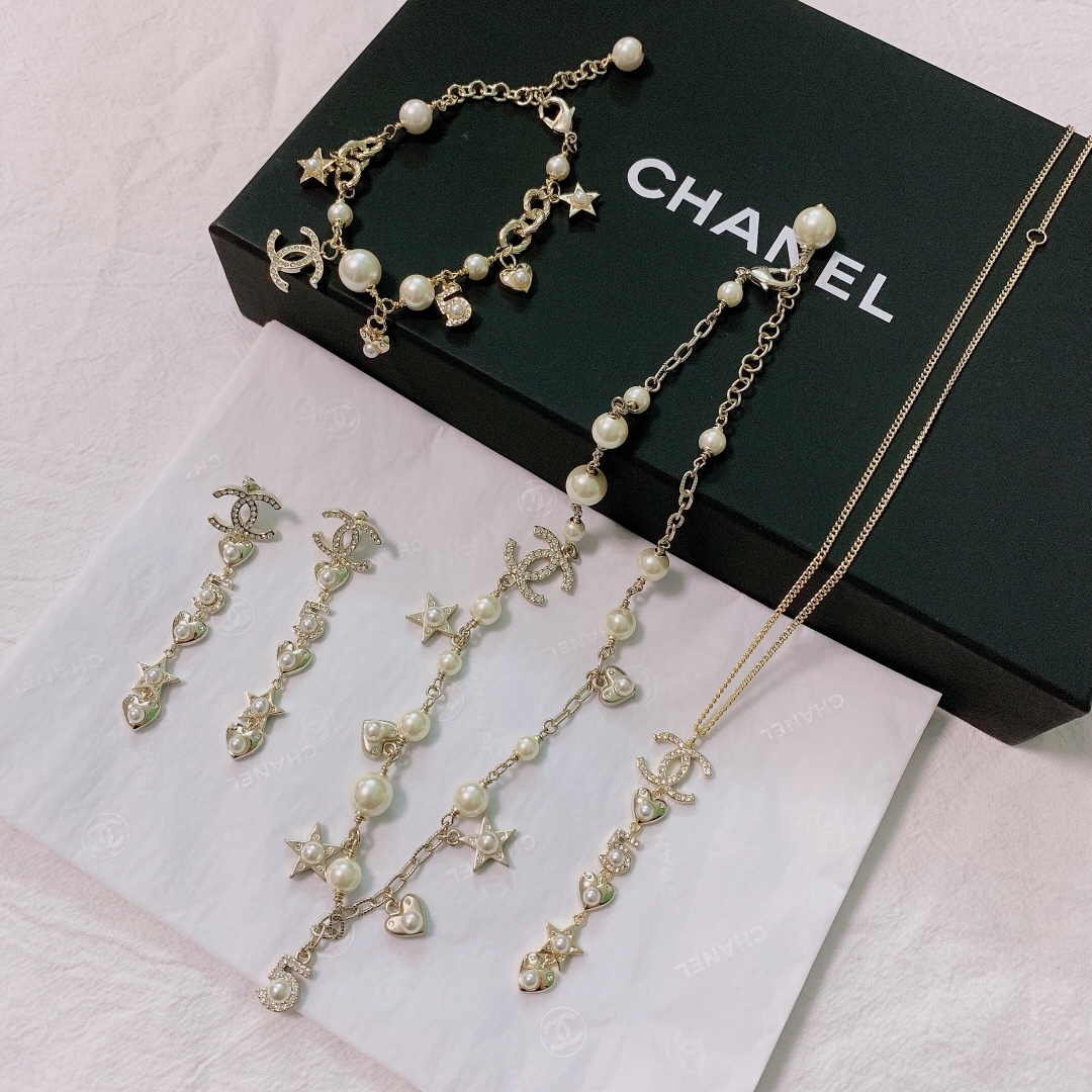 Chanel Bracelet Pearl L