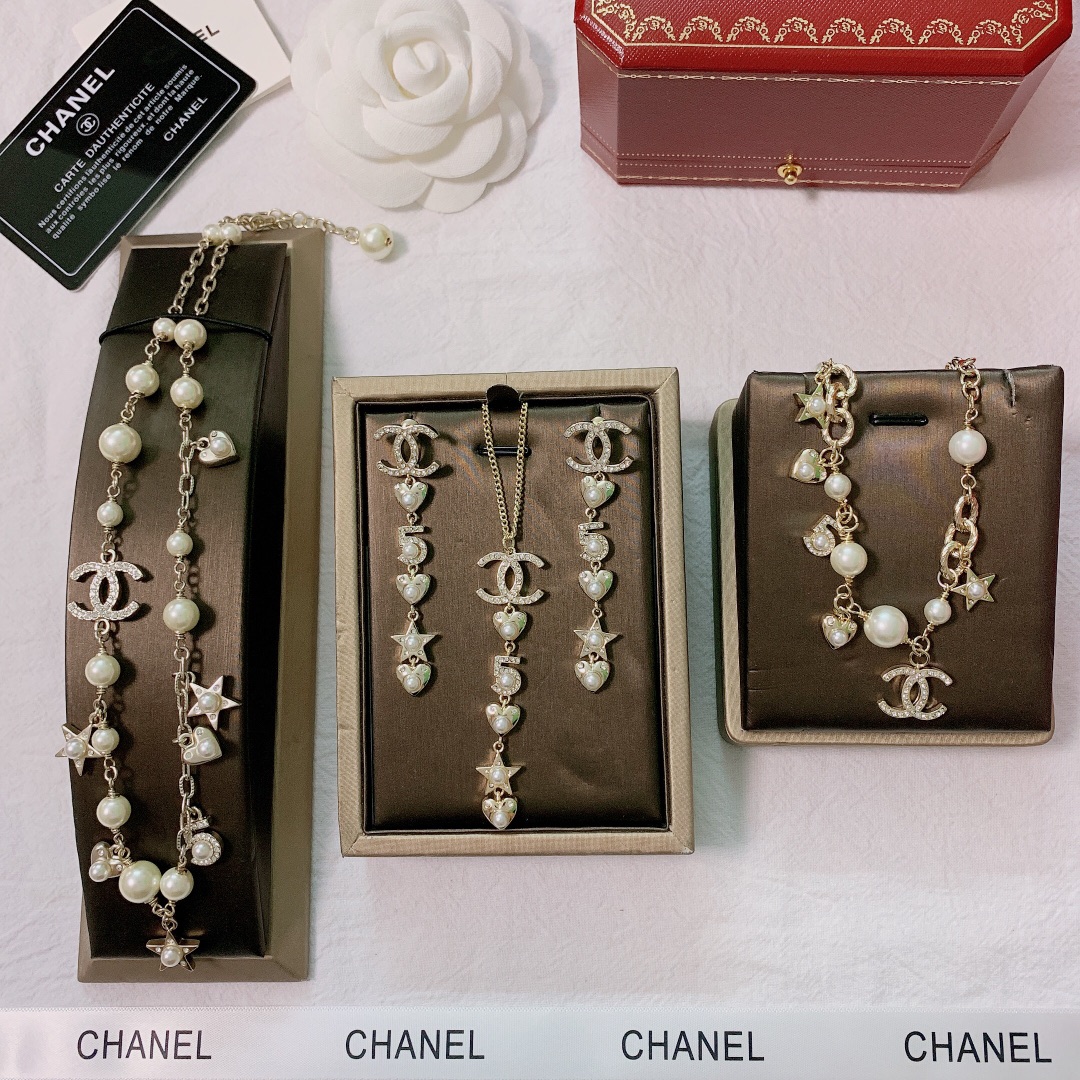 Chanel Bracelet Pearl L