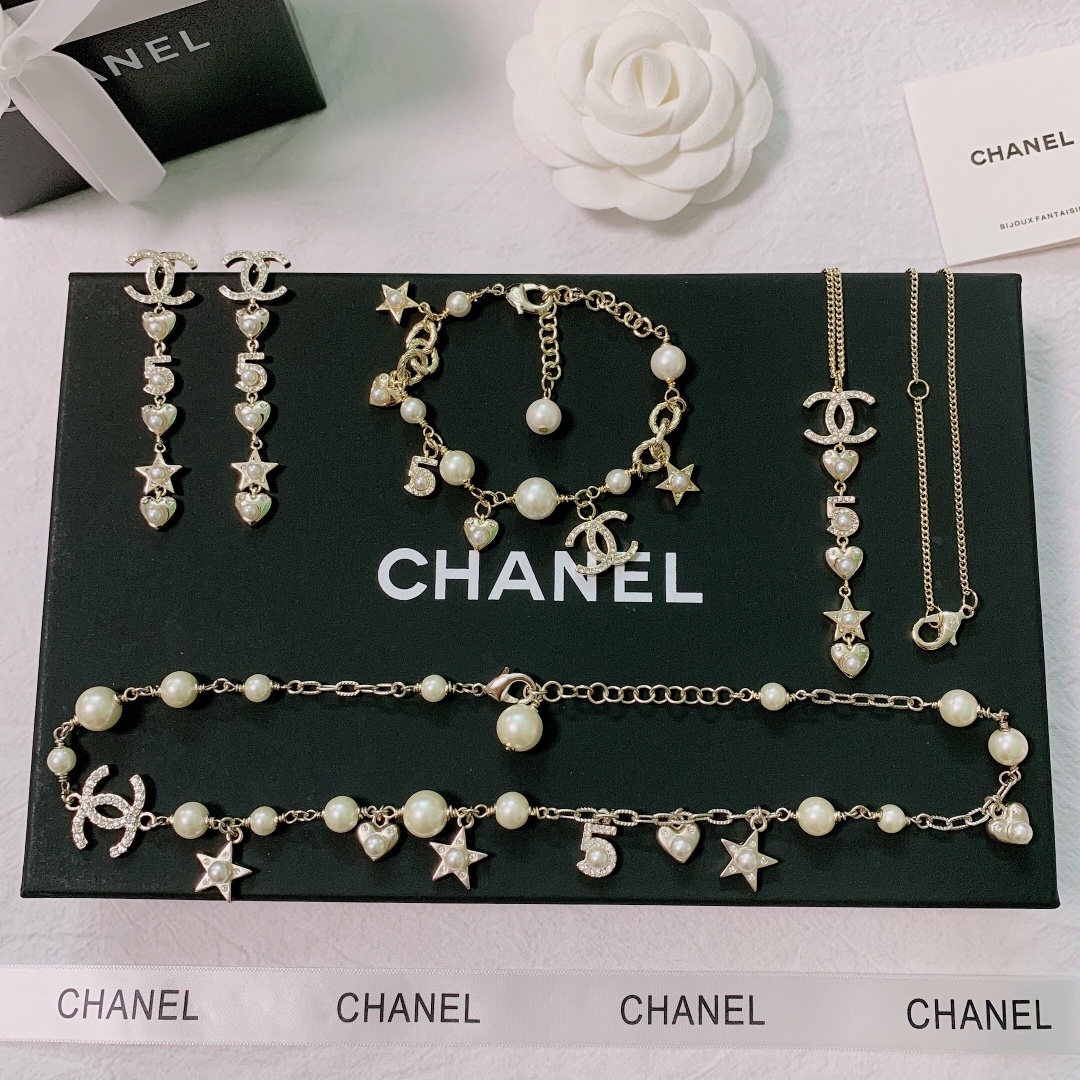 Chanel Bracelet Pearl L