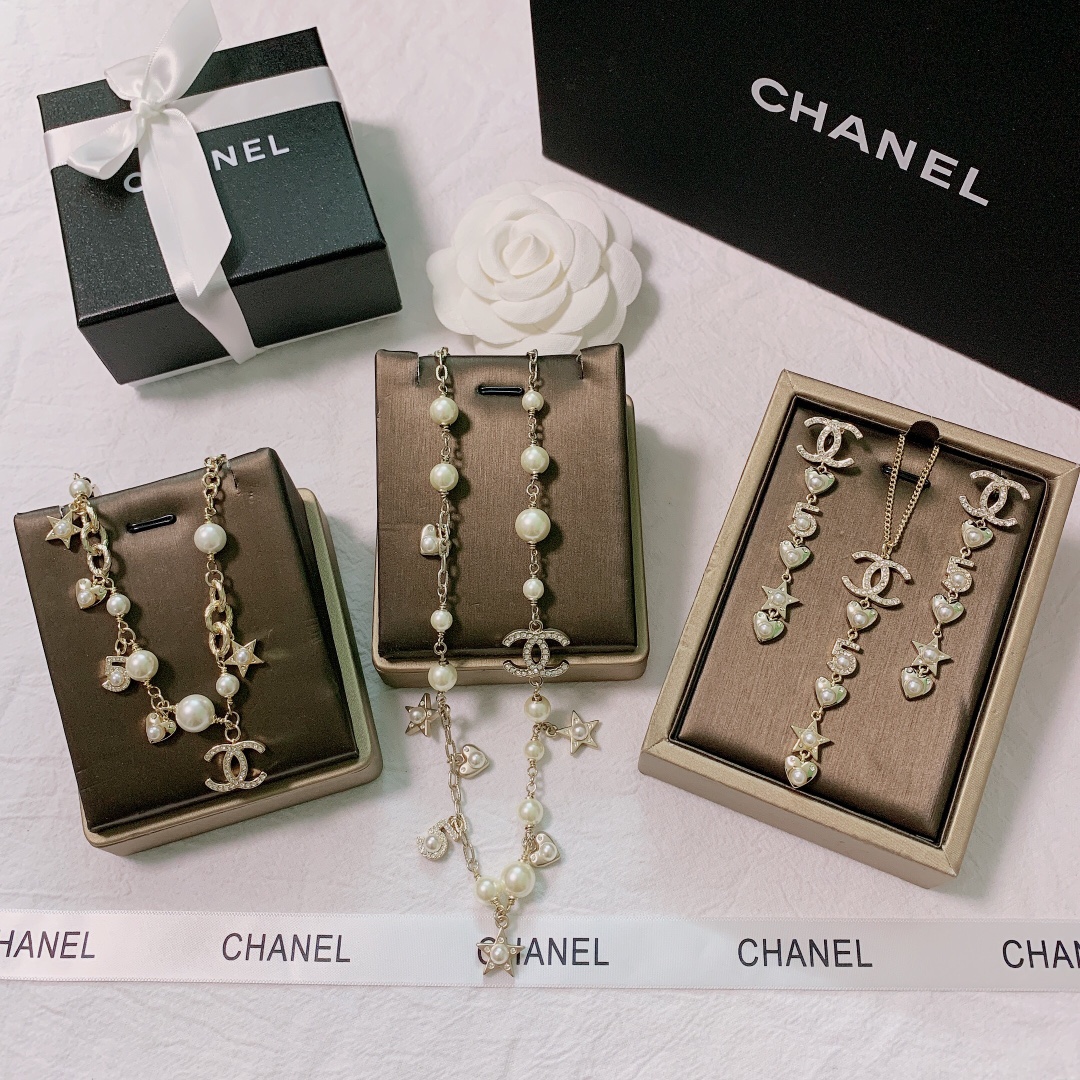 Chanel Bracelet Pearl L