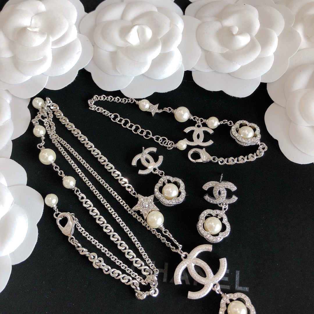 Chanel Basic Jewelry S-l-m