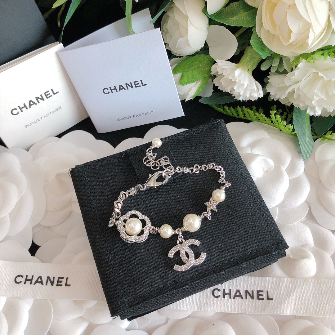 Chanel Basic Jewelry S-l-m
