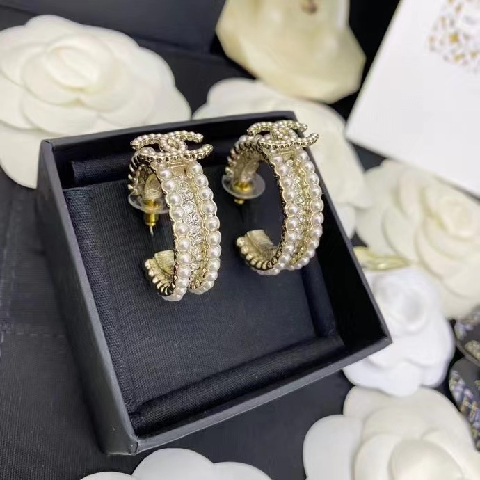 Chanel Earrings Pearl