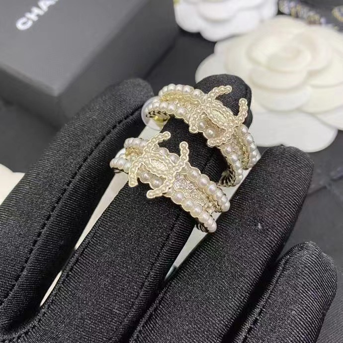 Chanel Earrings Pearl