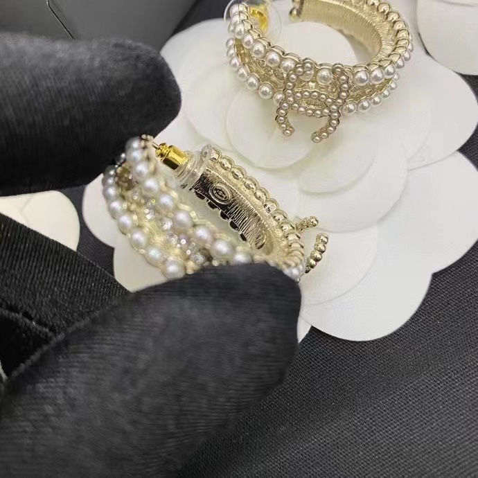 Chanel Earrings Pearl