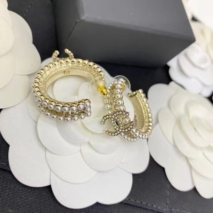Chanel Earrings Pearl