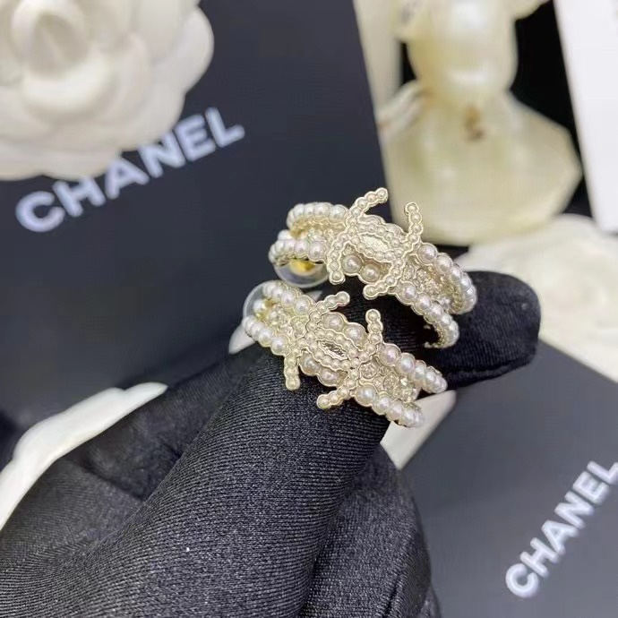 Chanel Earrings Pearl