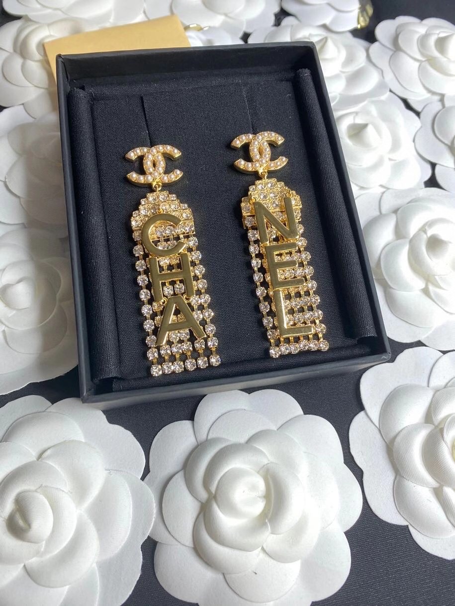 Chanel Earrings Pearl