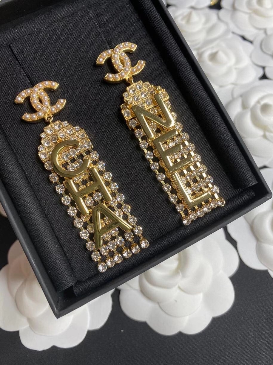 Chanel Earrings Pearl