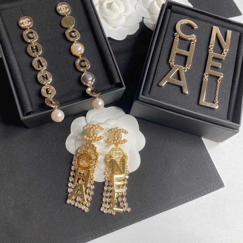 Chanel Earrings Pearl