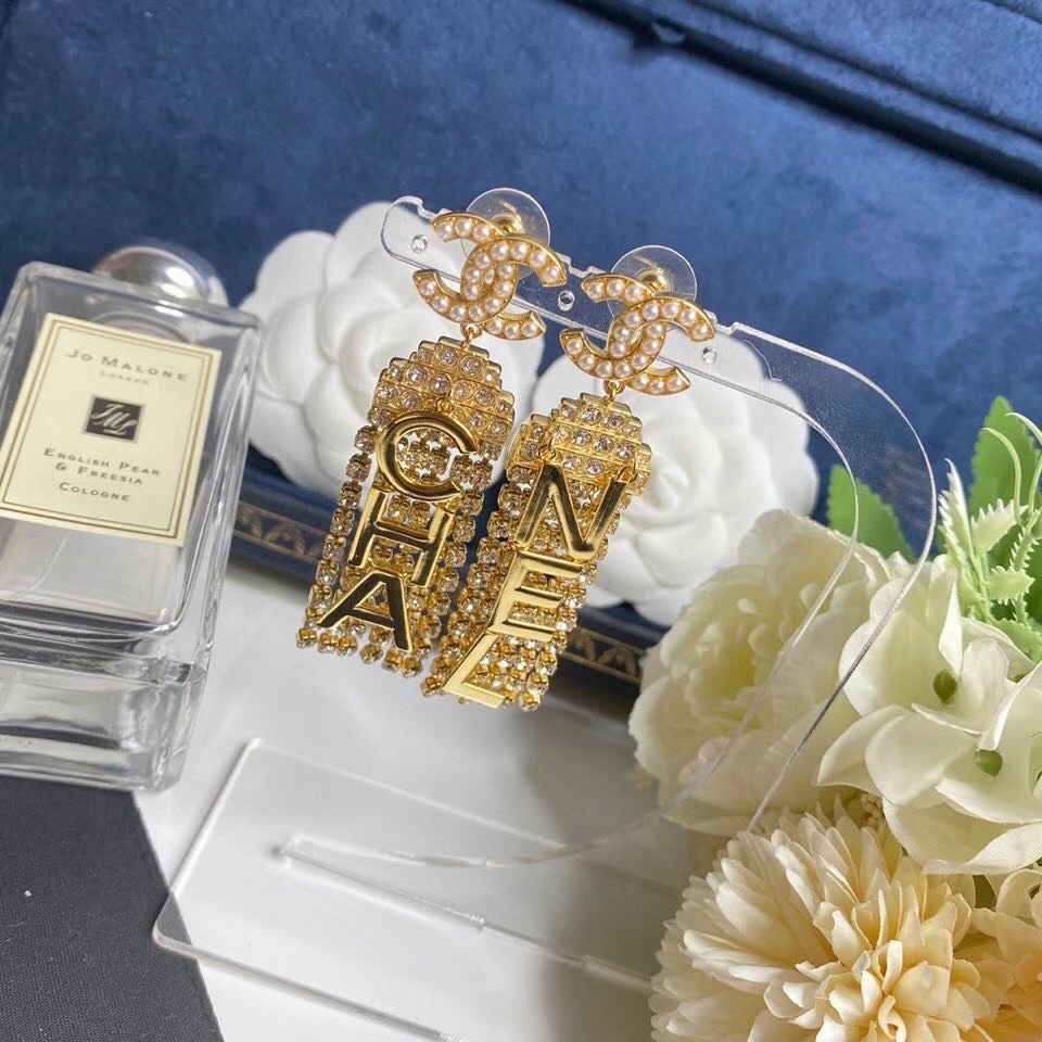 Chanel Earrings Pearl