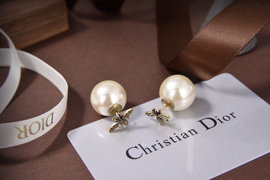 Dior Earrings Pearl