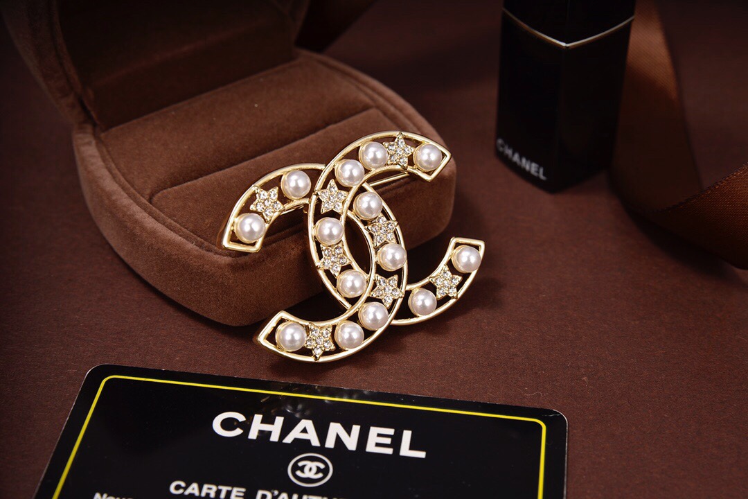 Chanel Brooch L