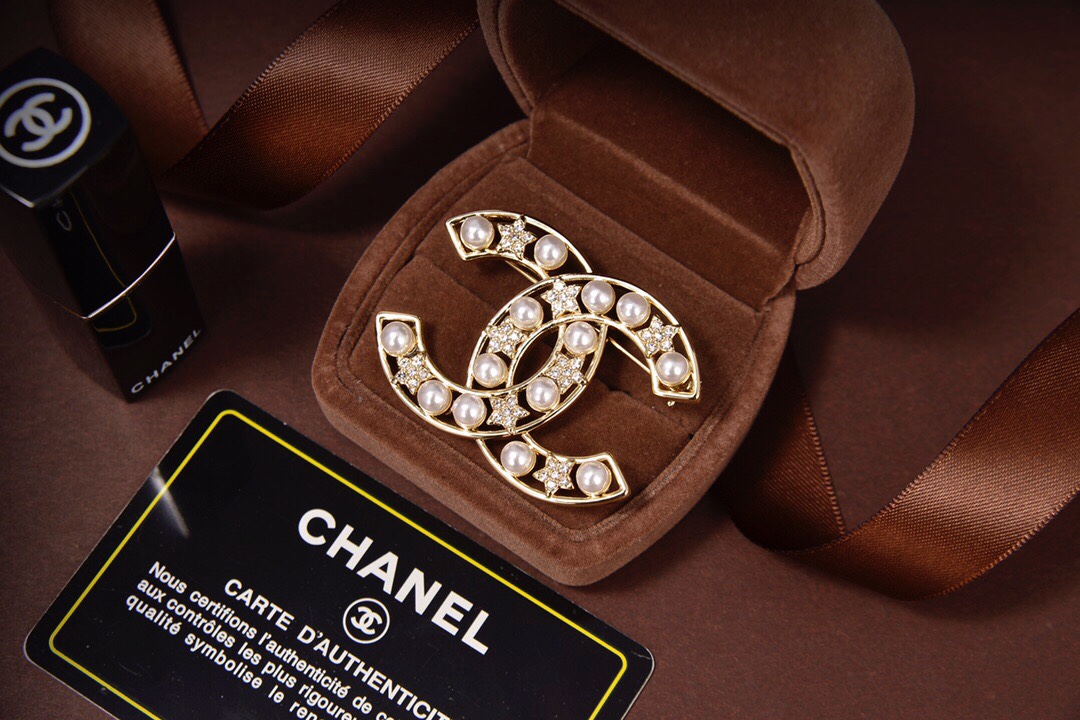 Chanel Brooch L