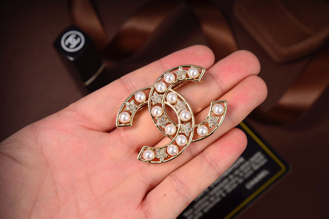 Chanel Brooch L