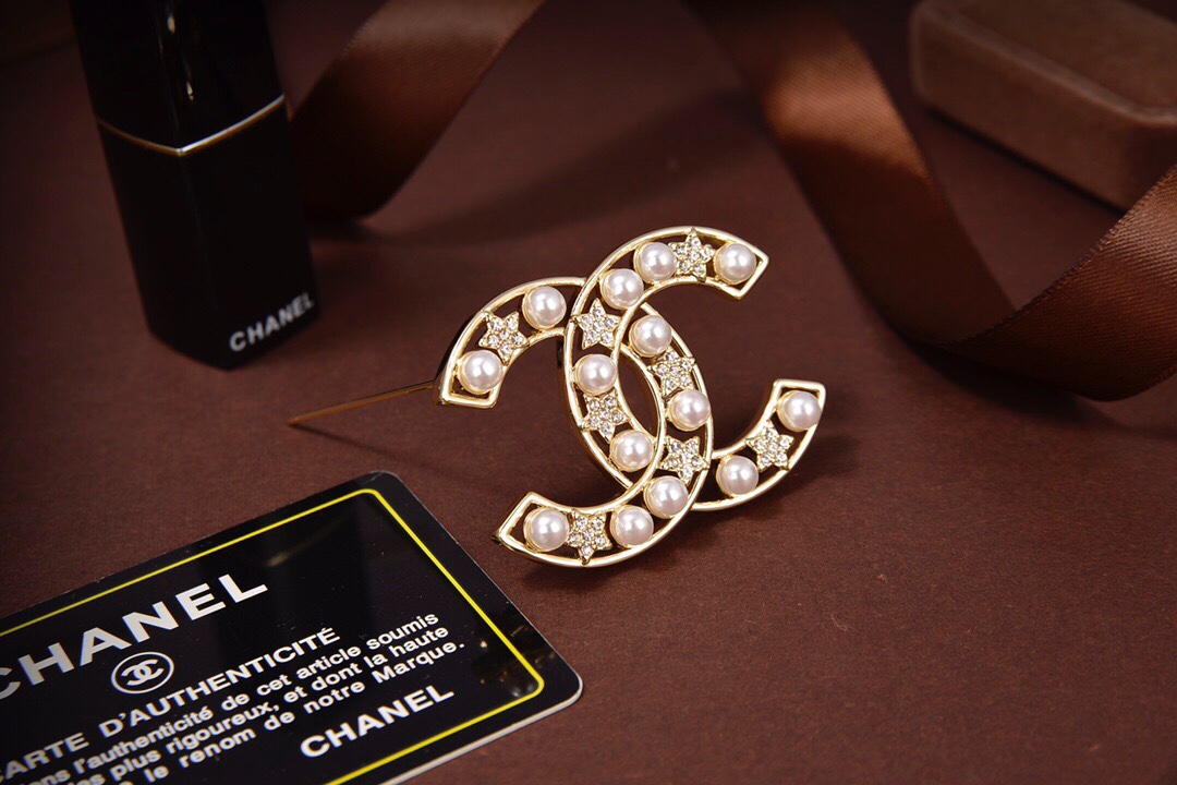 Chanel Brooch L