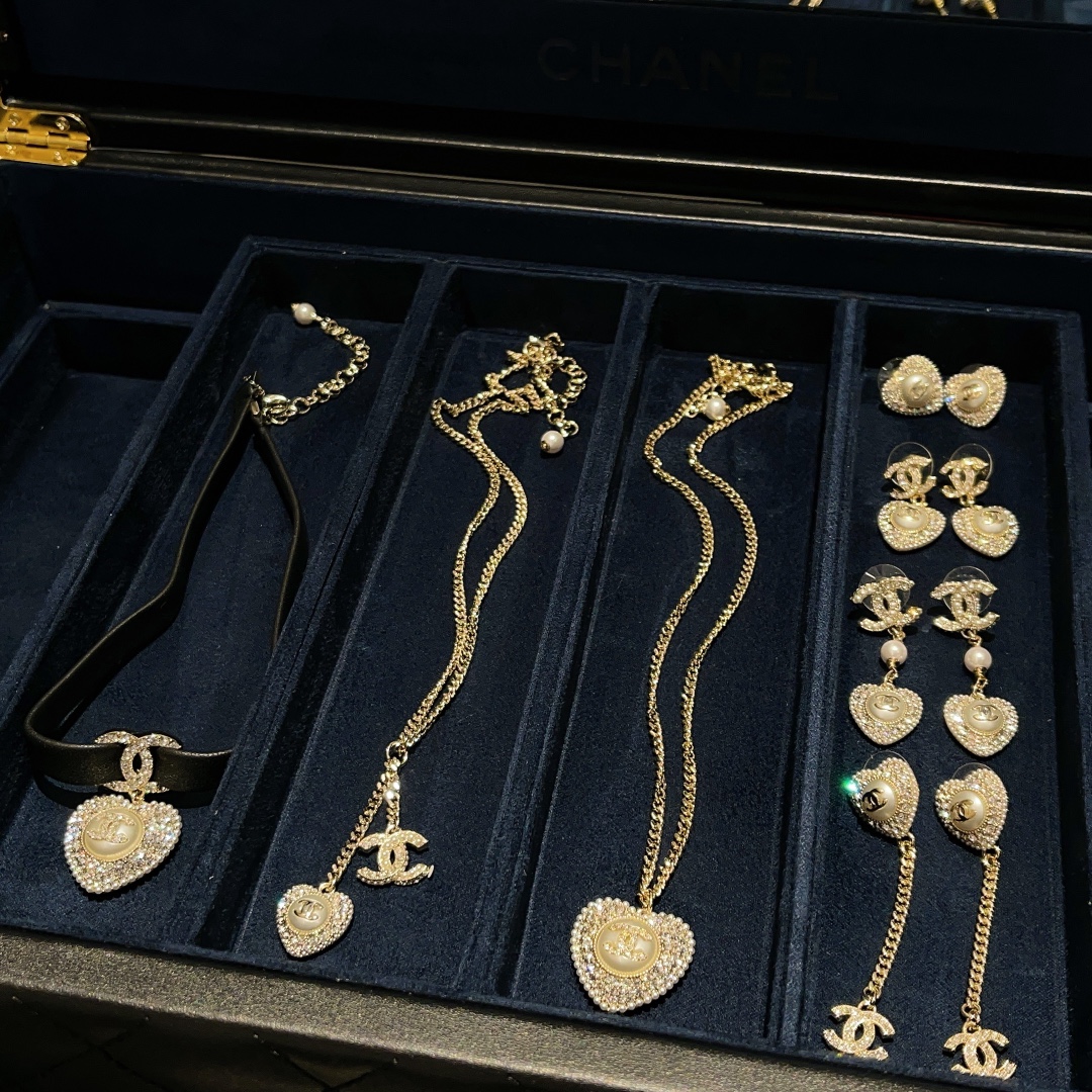 Chanel Basic Jewelry Pearl