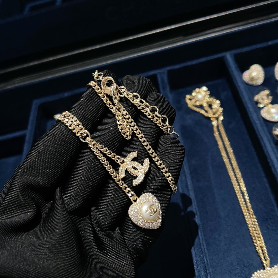 Chanel Basic Jewelry Pearl