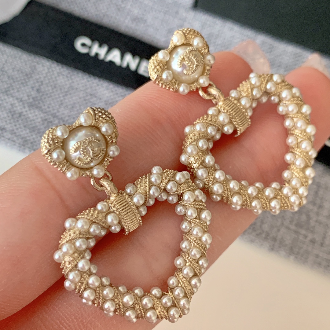 Chanel Basic Jewelry Pearl Inlaid