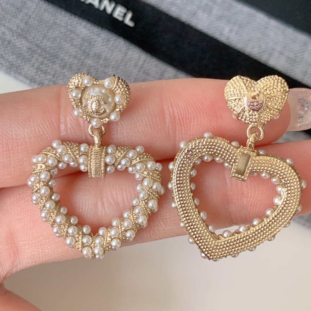 Chanel Basic Jewelry Pearl Inlaid