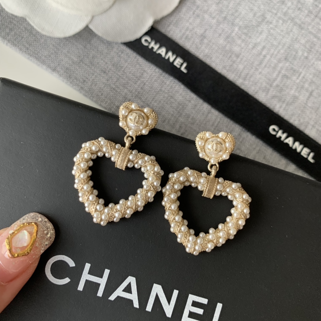Chanel Basic Jewelry Pearl Inlaid