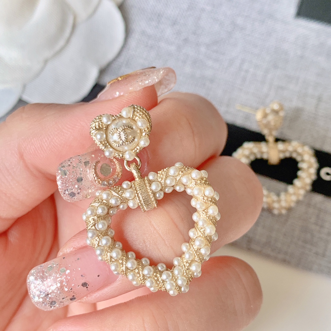 Chanel Basic Jewelry Pearl Inlaid