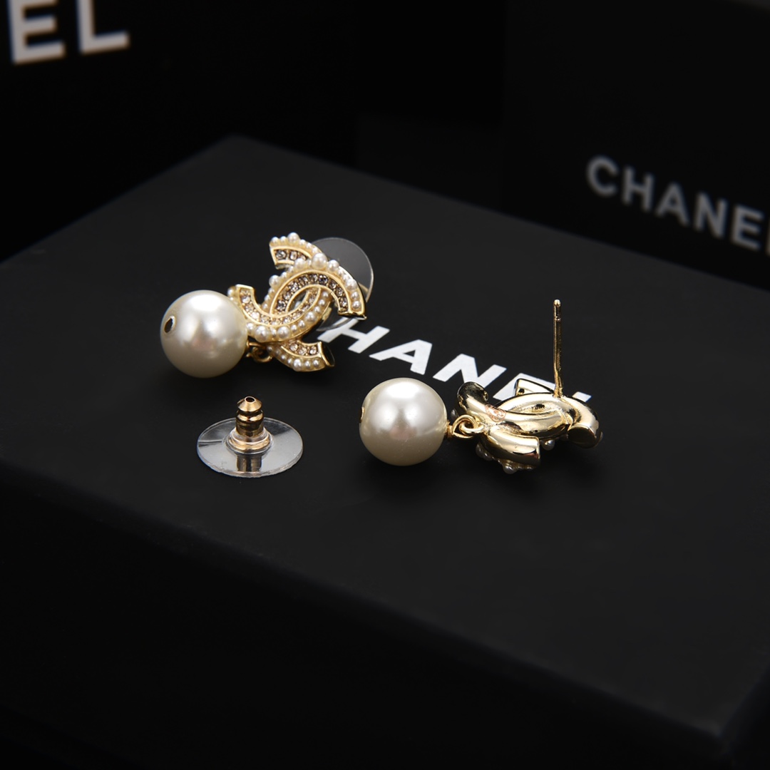 Chanel Earrings Pearl L