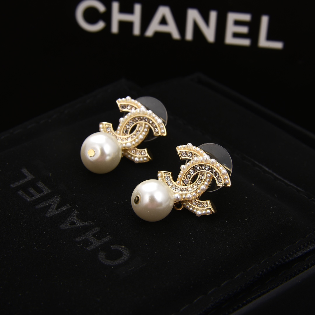 Chanel Earrings Pearl L