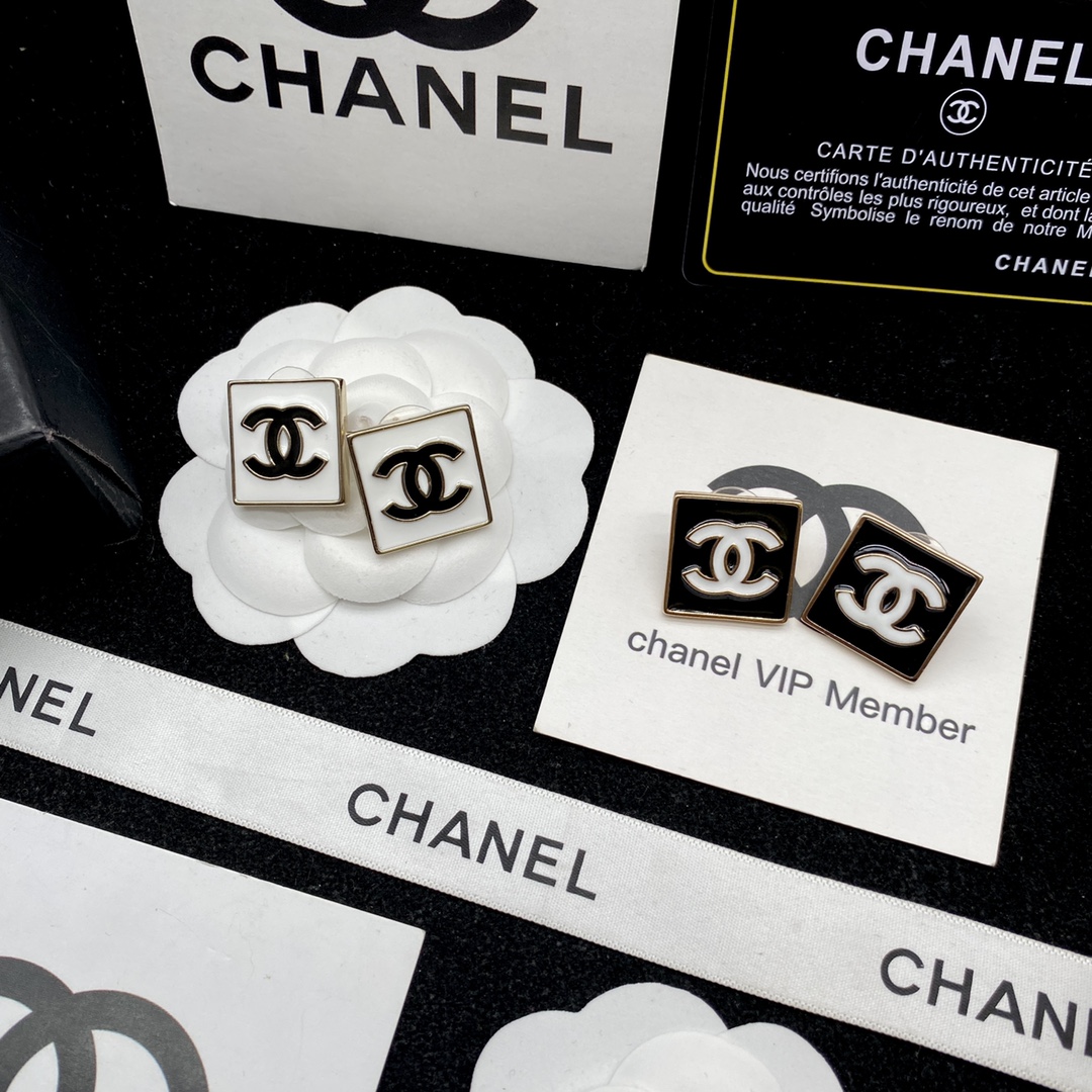 Chanel Earrings L