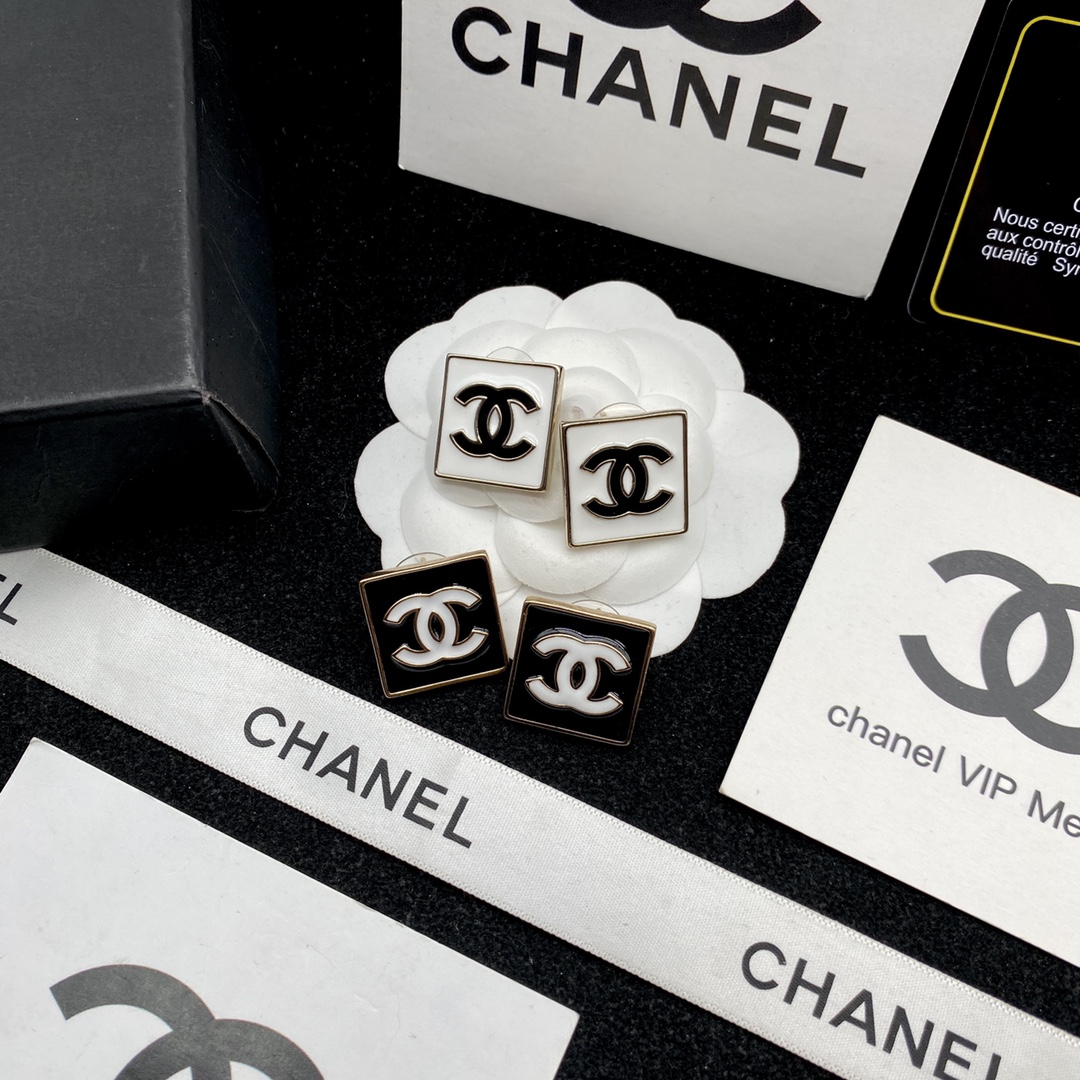 Chanel Earrings L