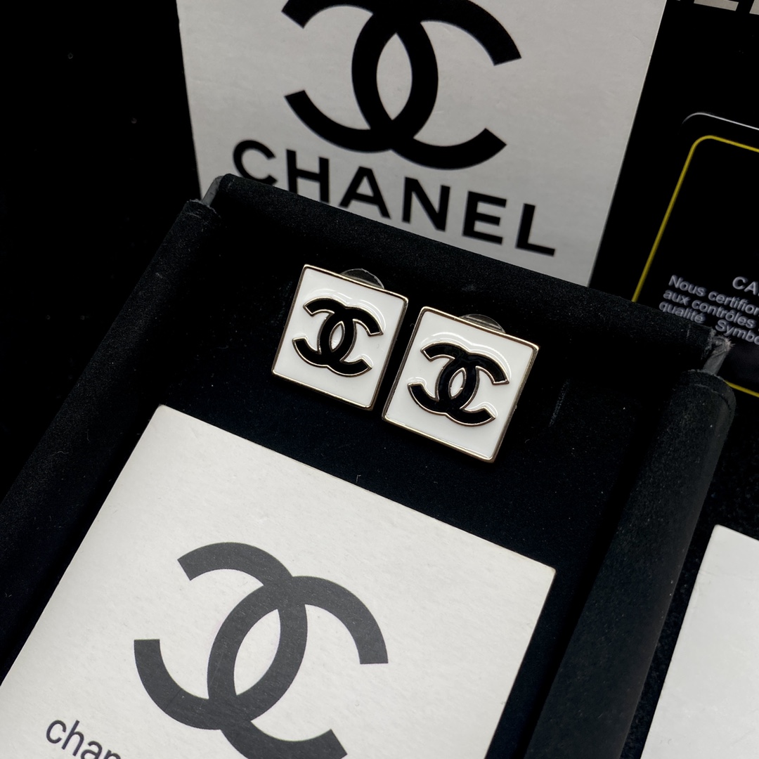 Chanel Earrings L