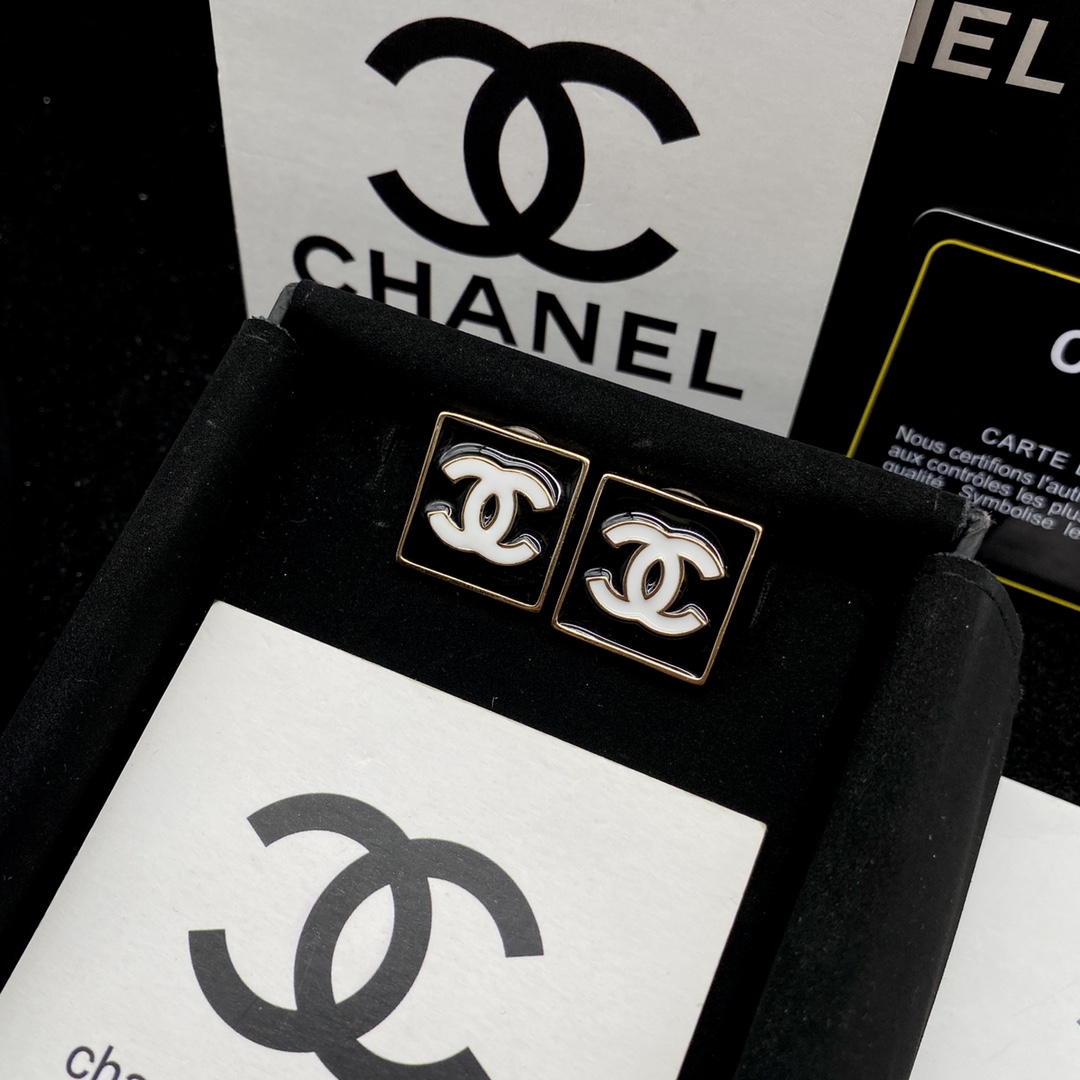 Chanel Earrings L