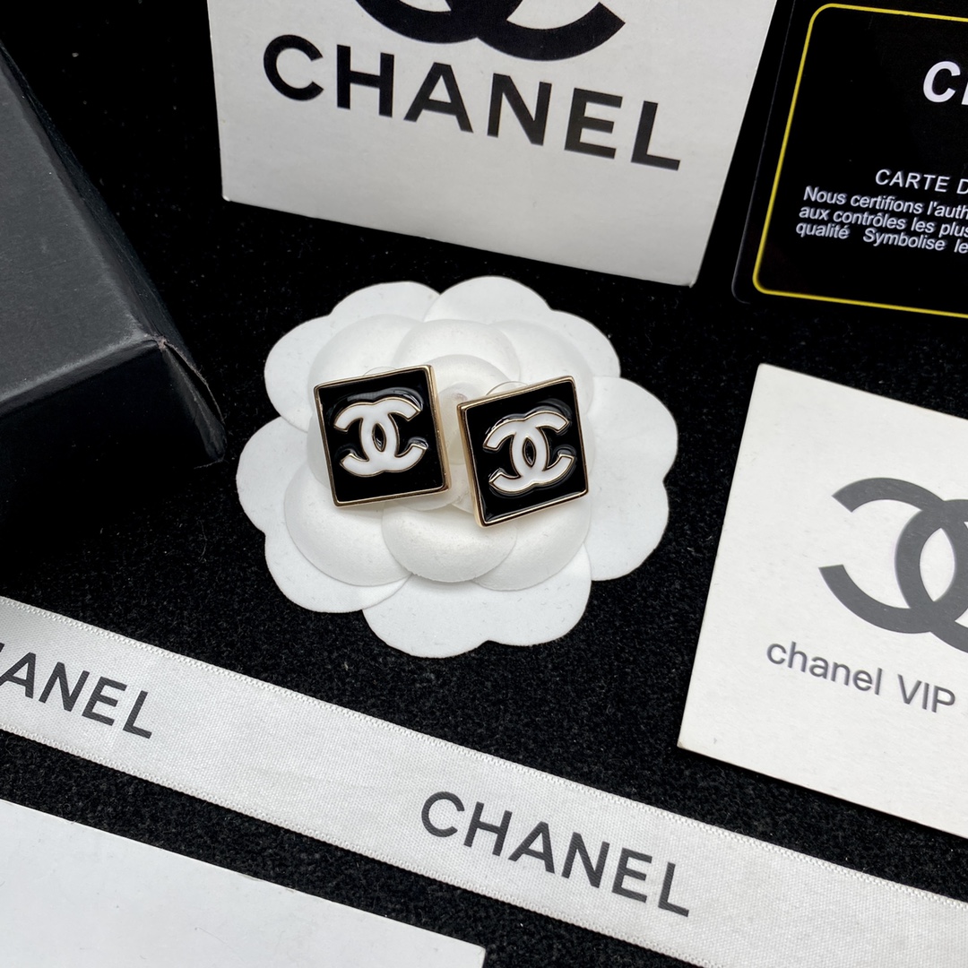 Chanel Earrings L