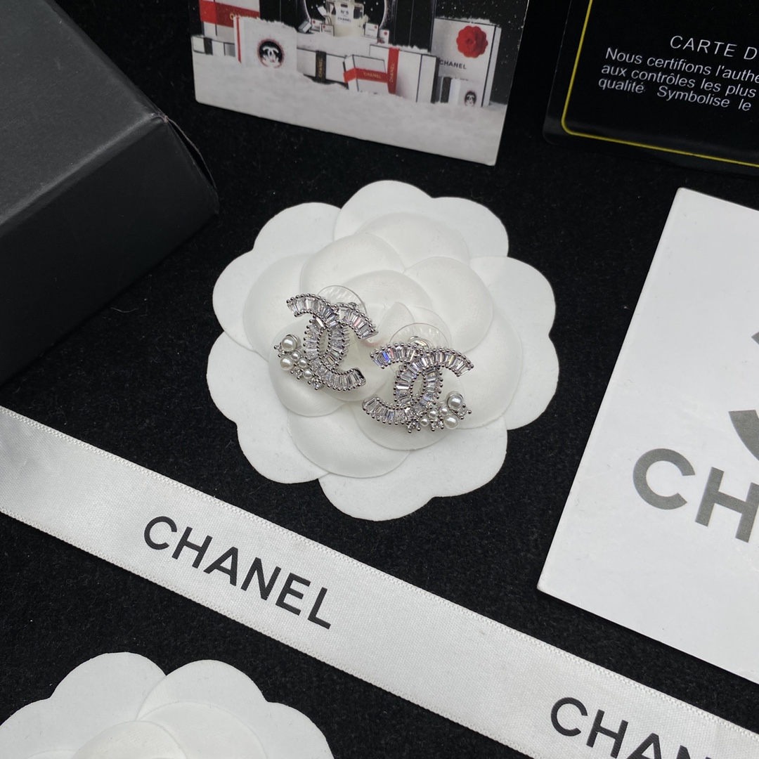 Chanel Earrings L