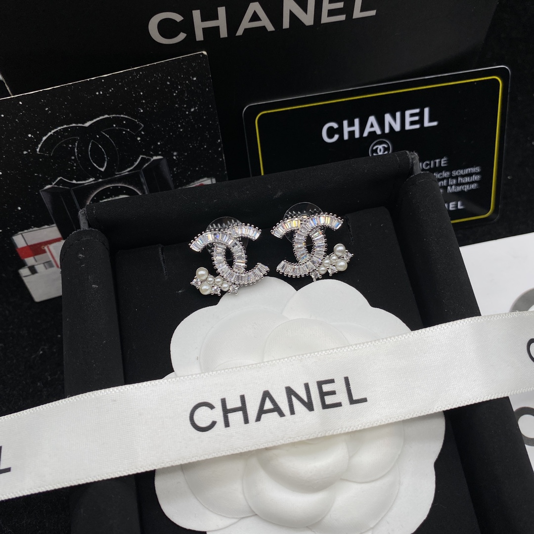 Chanel Earrings L