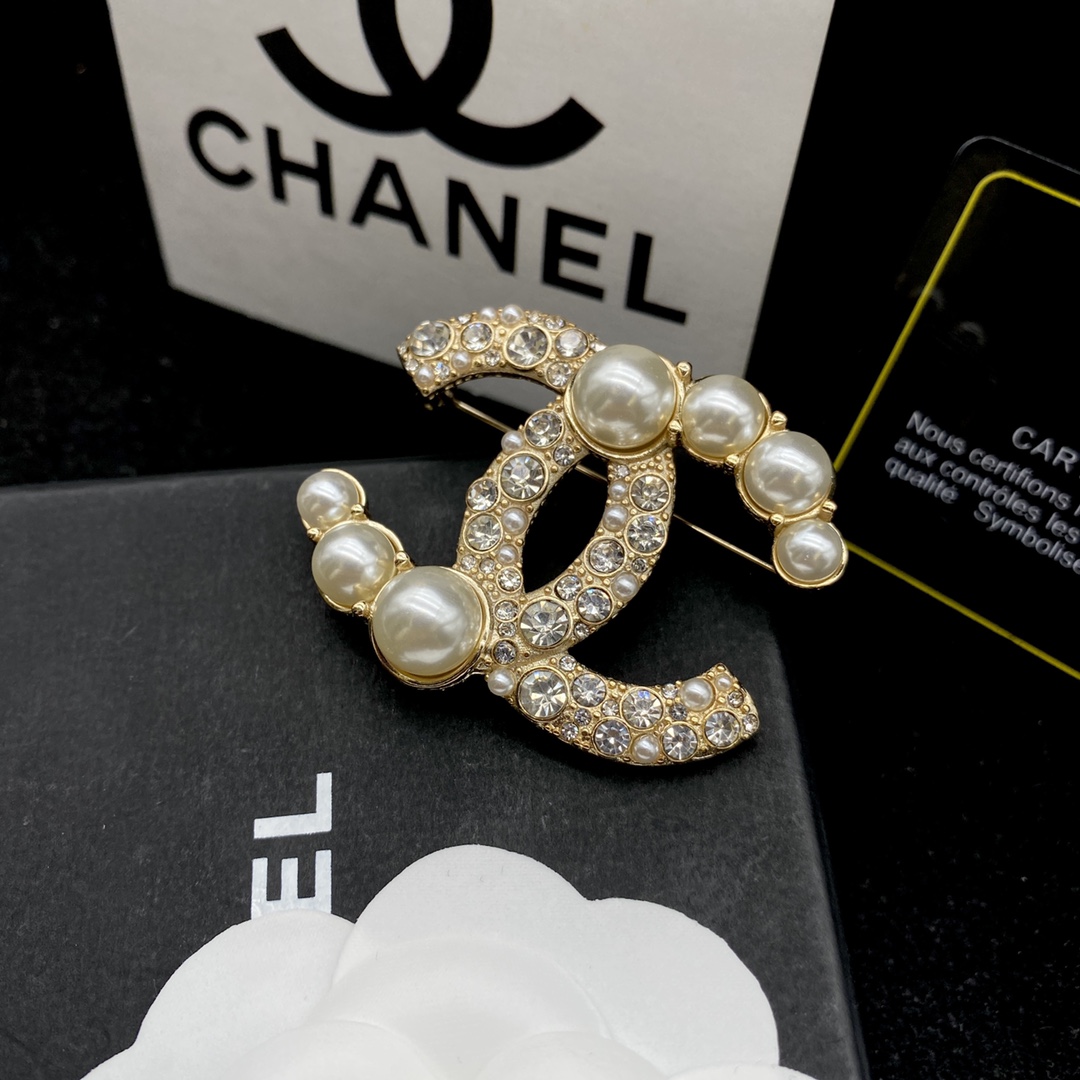 Chanel Brooch L