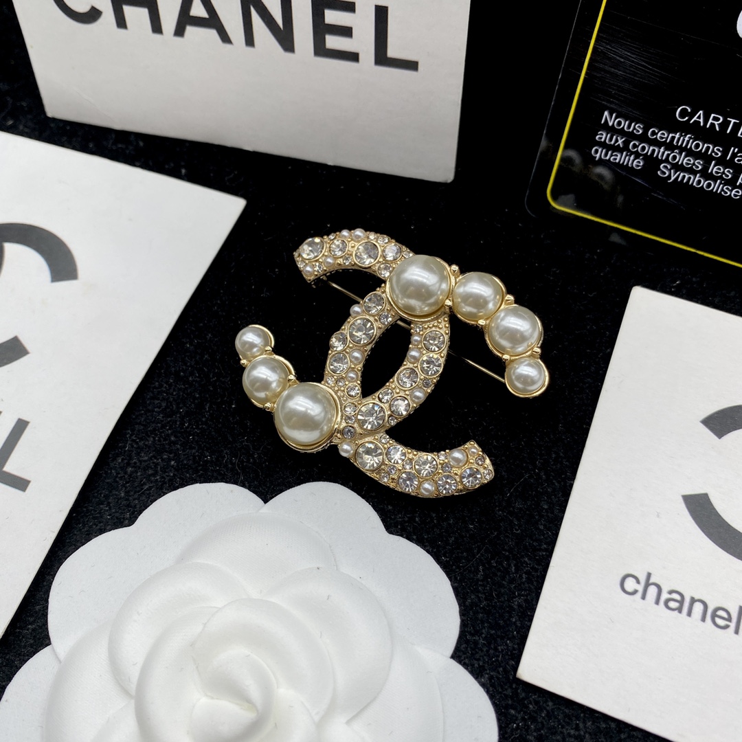 Chanel Brooch L