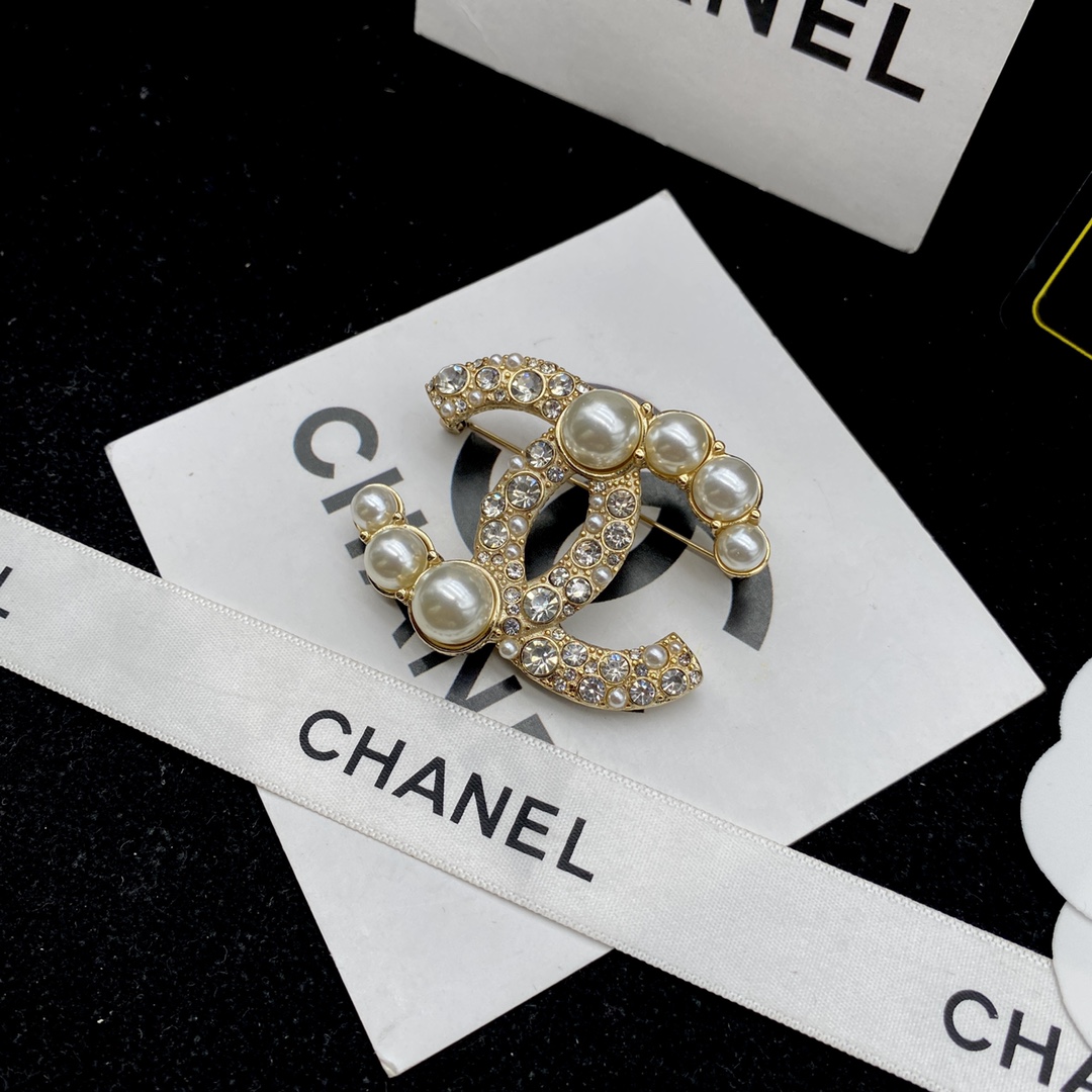 Chanel Brooch L