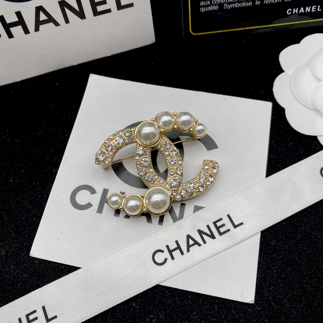Chanel Brooch L