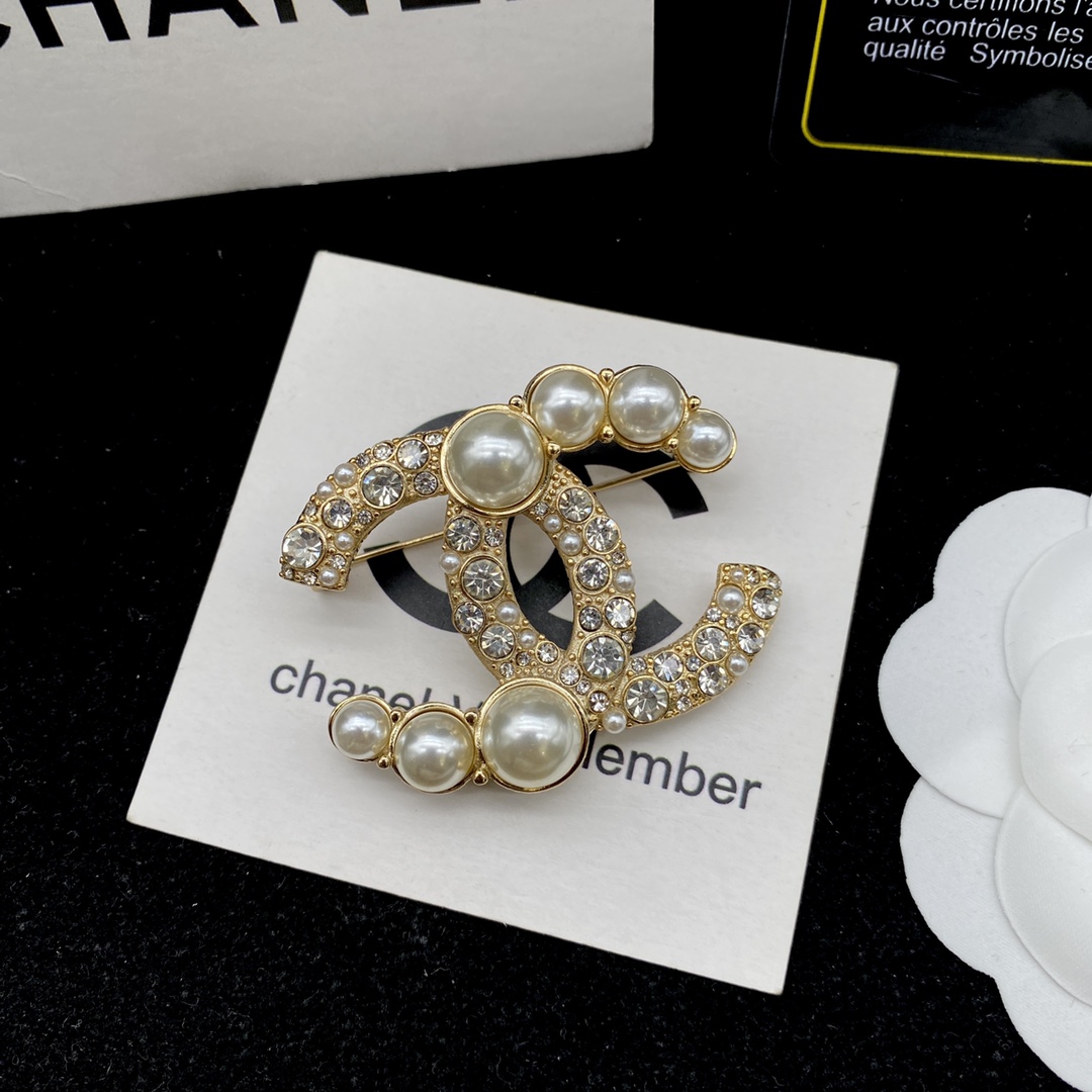 Chanel Brooch L