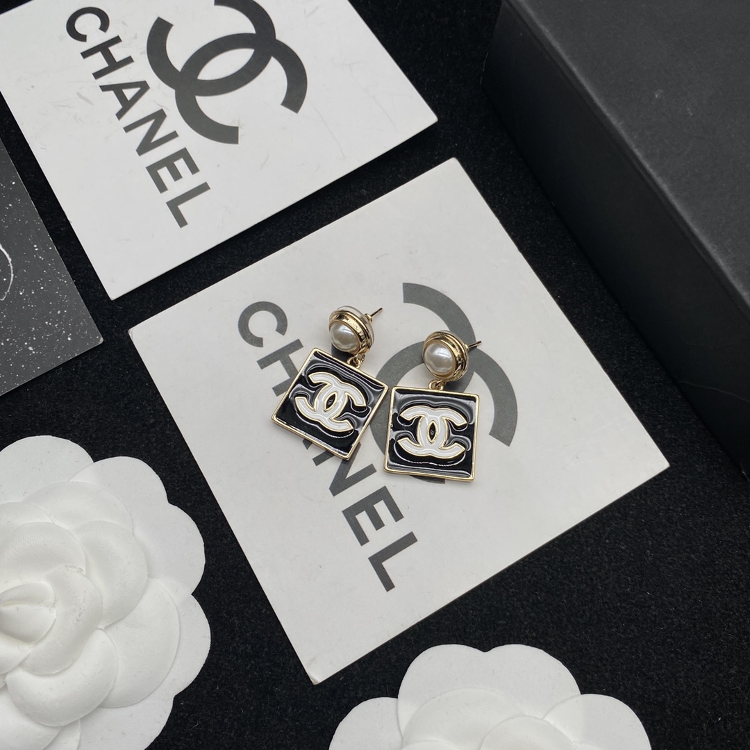 Chanel Earrings L
