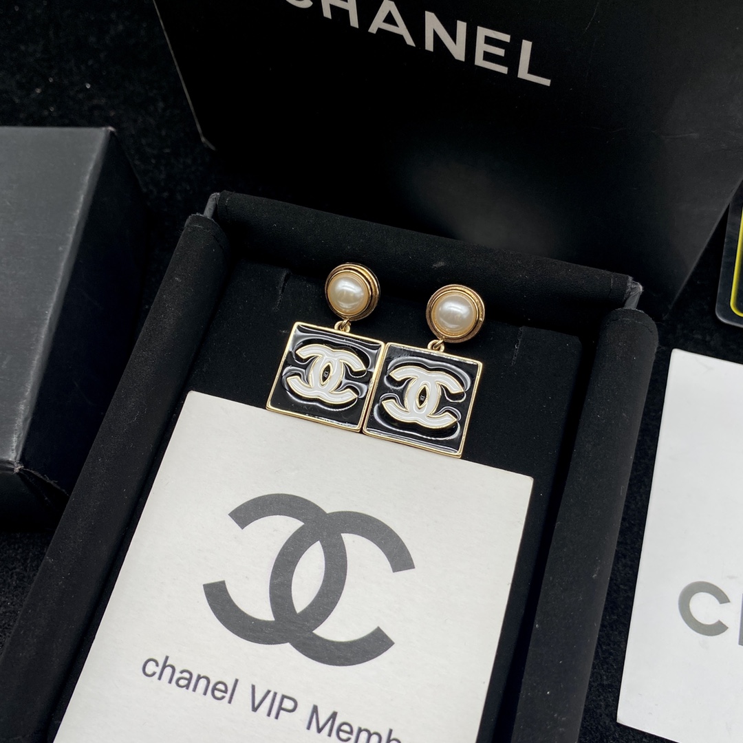 Chanel Earrings L