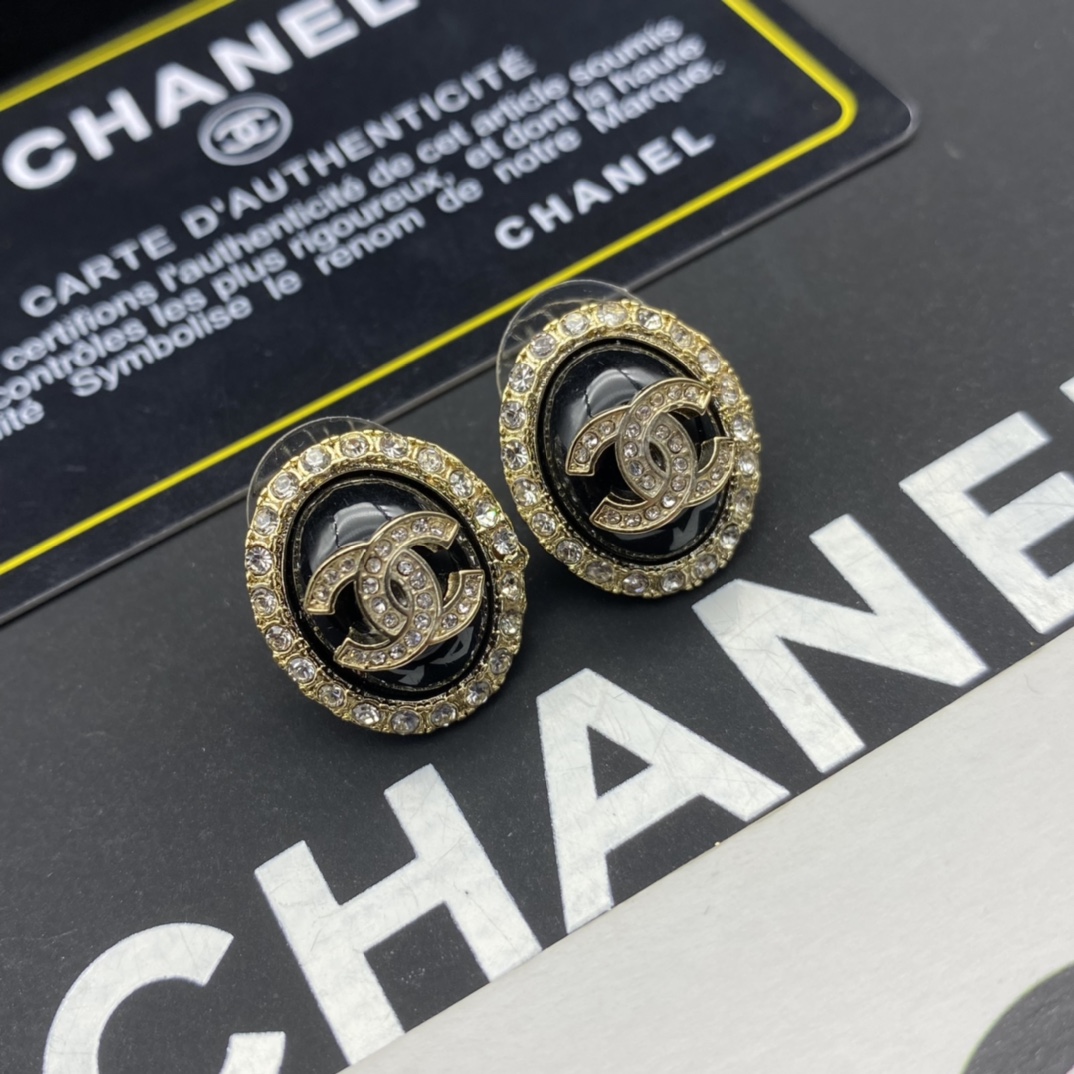 Chanel Basic Jewelry Pearl