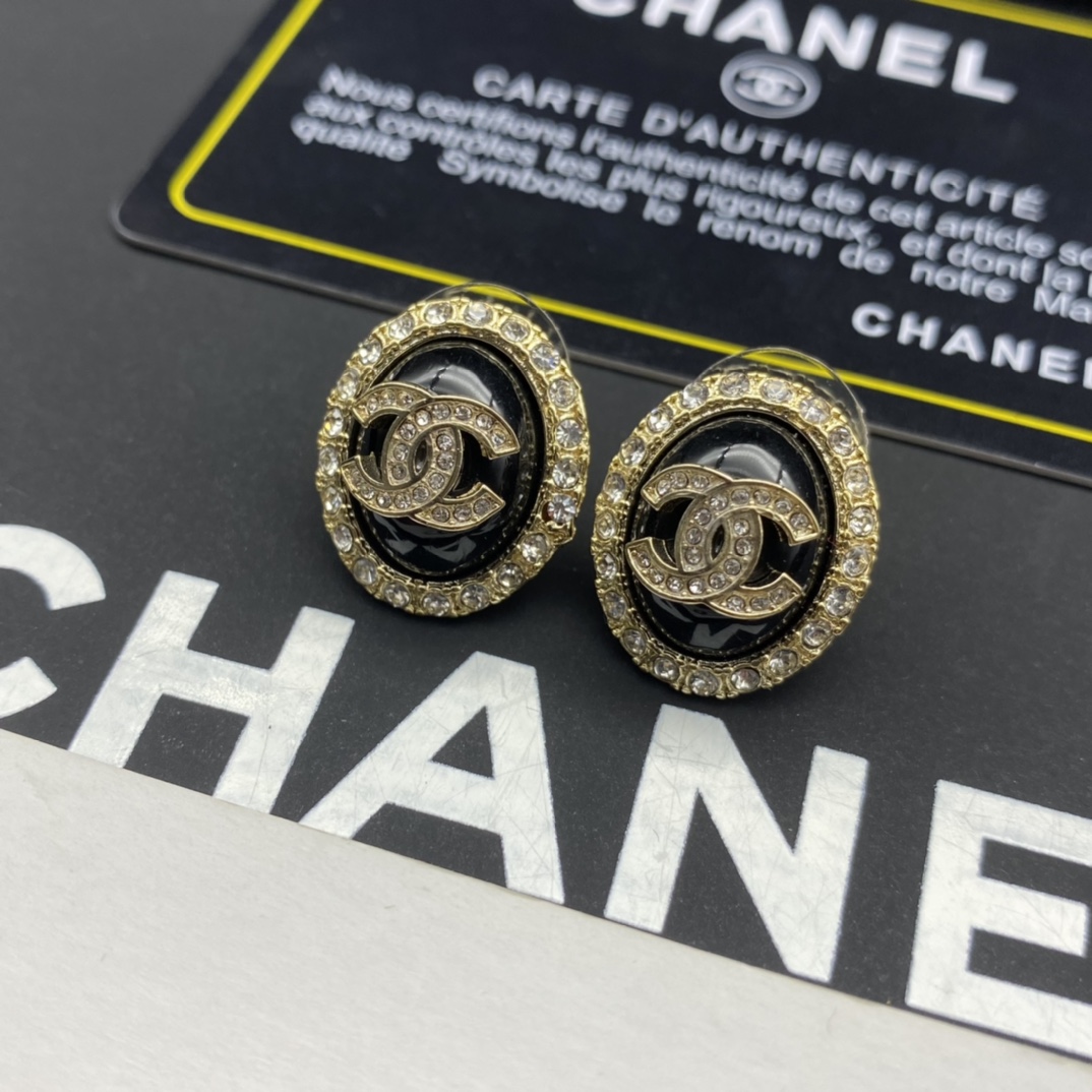 Chanel Basic Jewelry Pearl