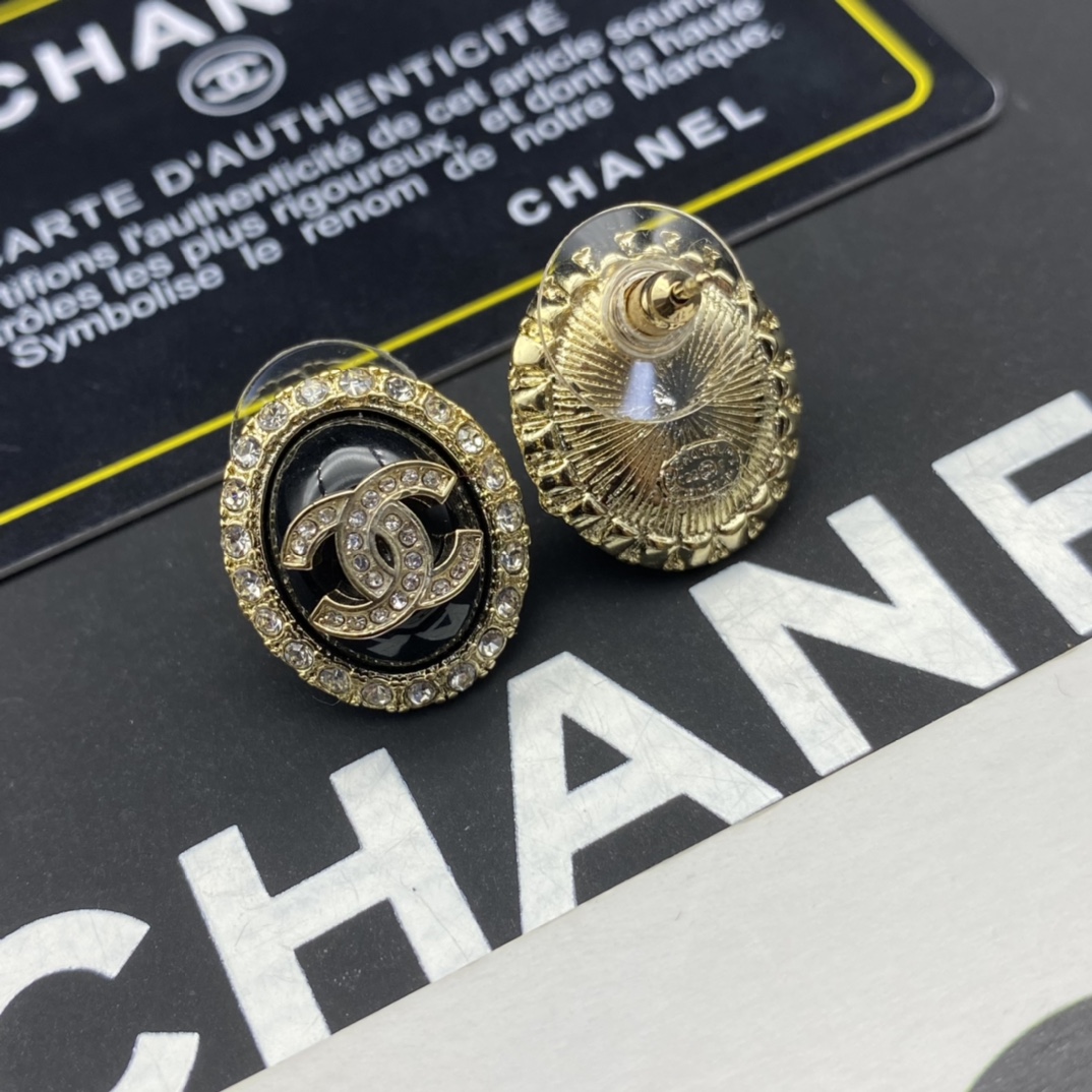 Chanel Basic Jewelry Pearl