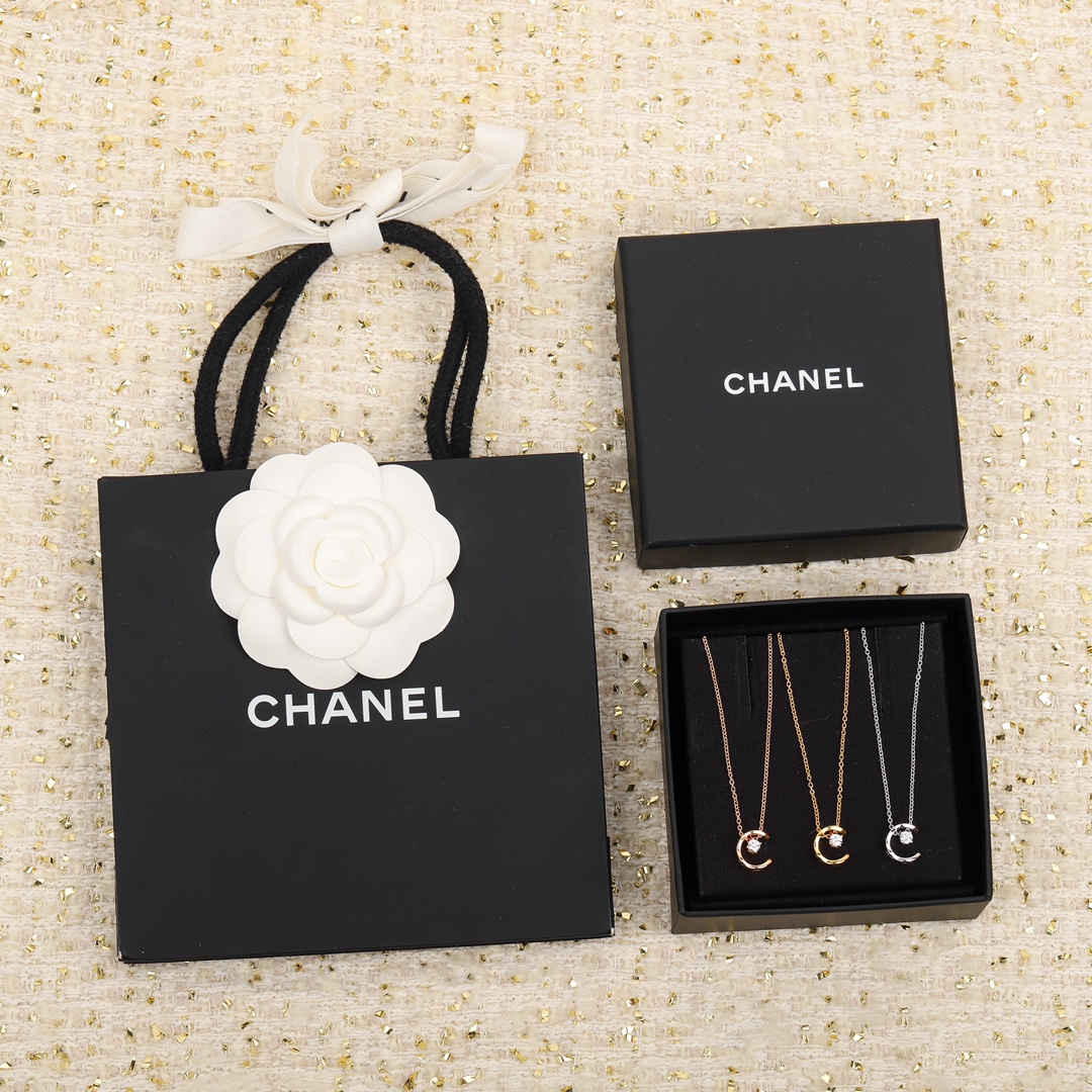 Chanel Necklace S