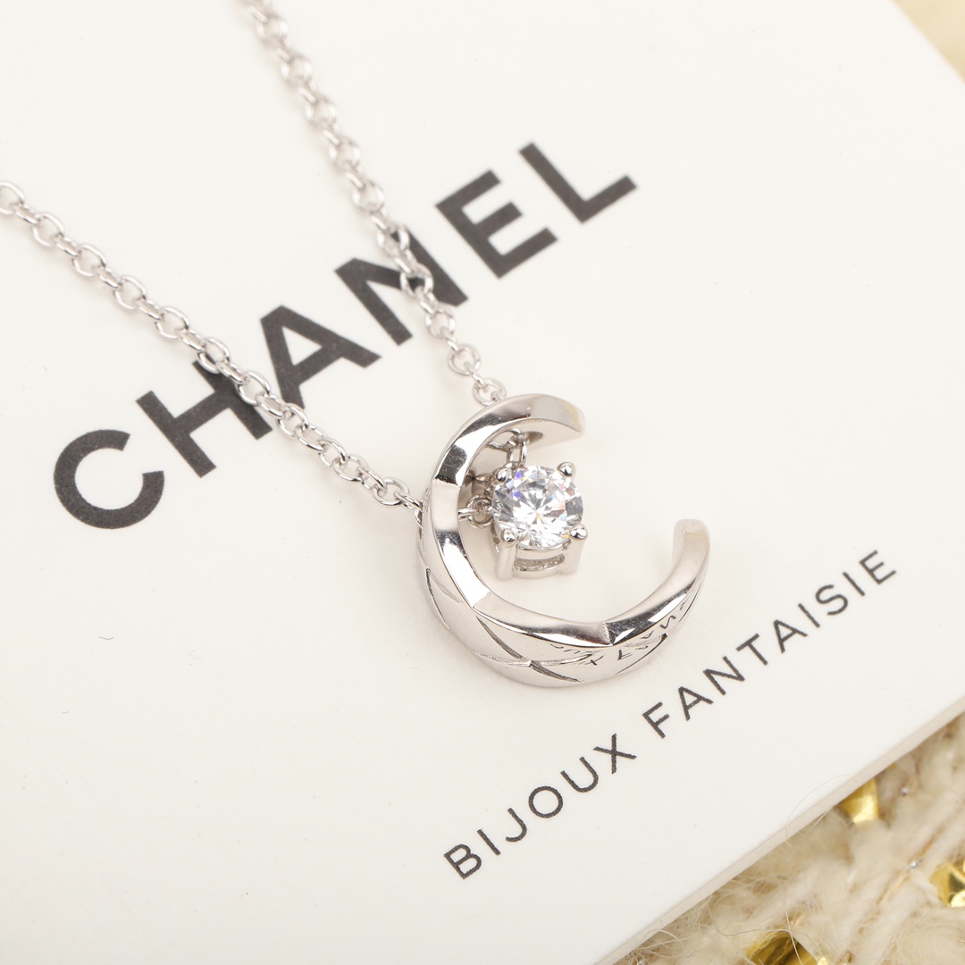 Chanel Necklace S