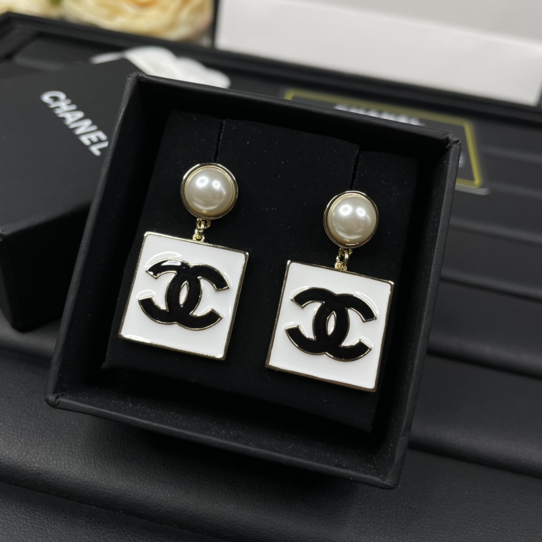 Chanel Earrings Black